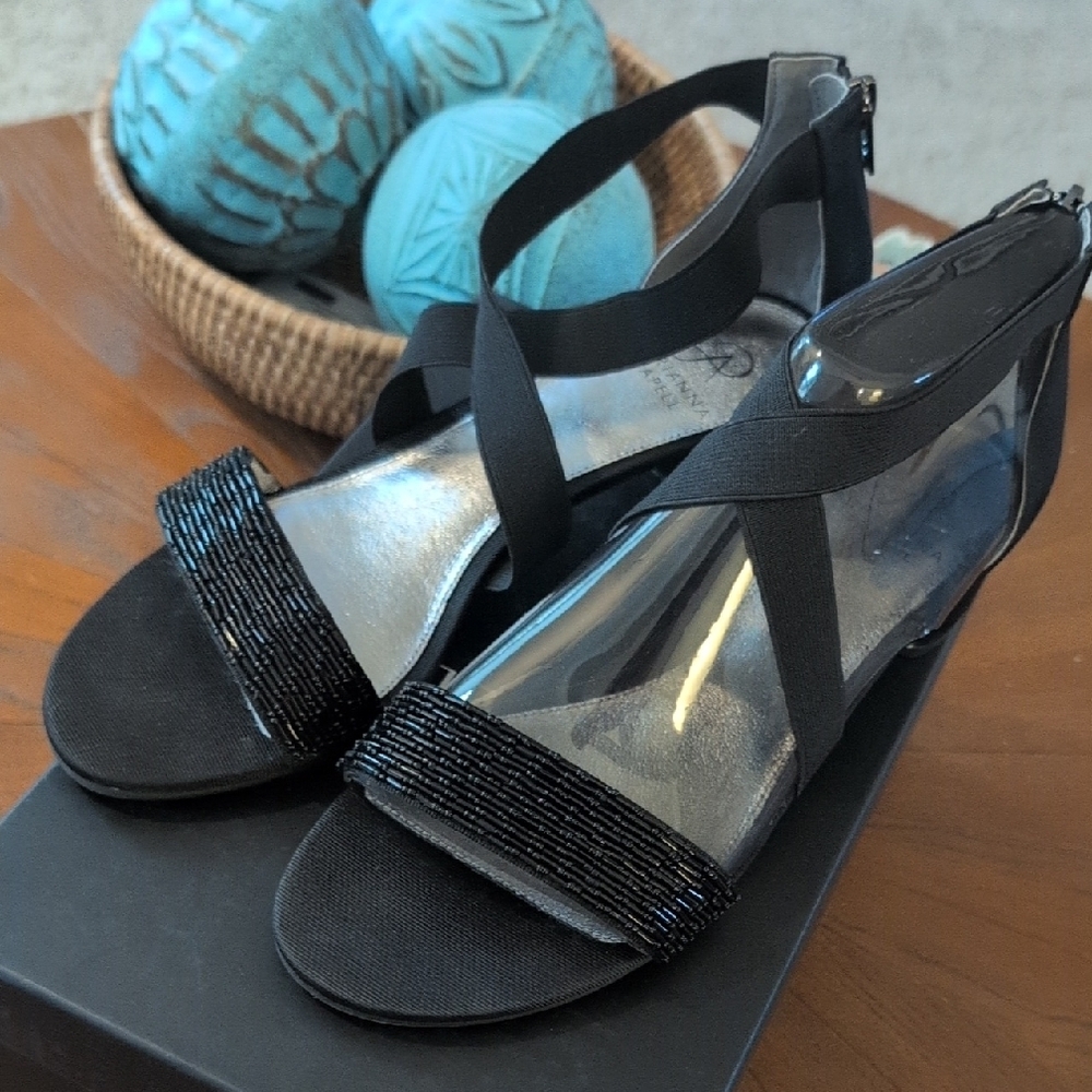New Elegant Black Strappy Women's Sandals By Adrianna Papell 9.5